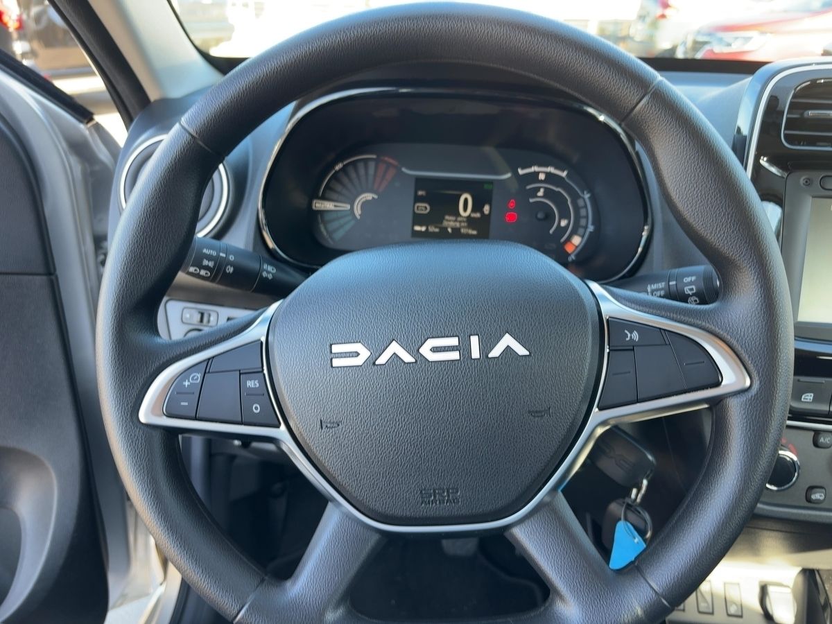 Fahrzeugabbildung Dacia Spring Essential 45 Kamera Klima CCS