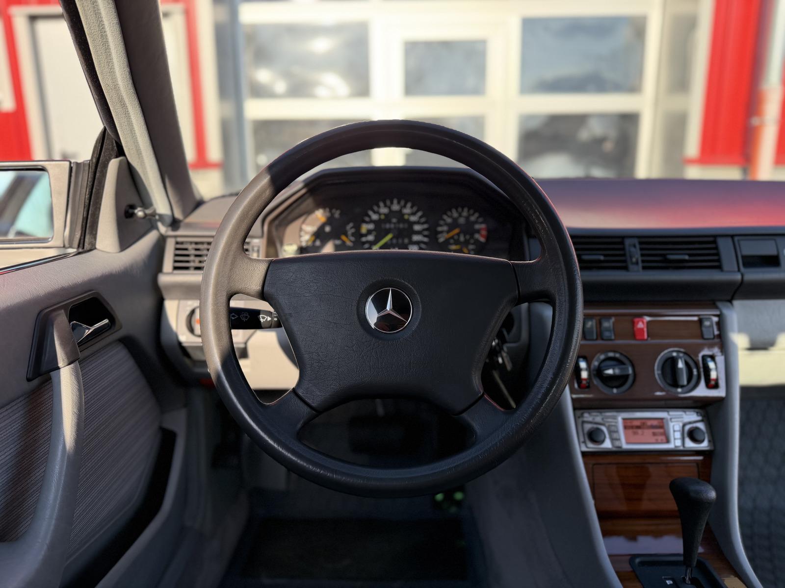 MERCEDES-BENZ CE 230 132 CH BVA - VOLANT CUIR - TOIT OUVRANT - 198450 km