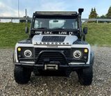Land Rover Defender V8 - Land Rover Defender mit Benzin-Antrieb