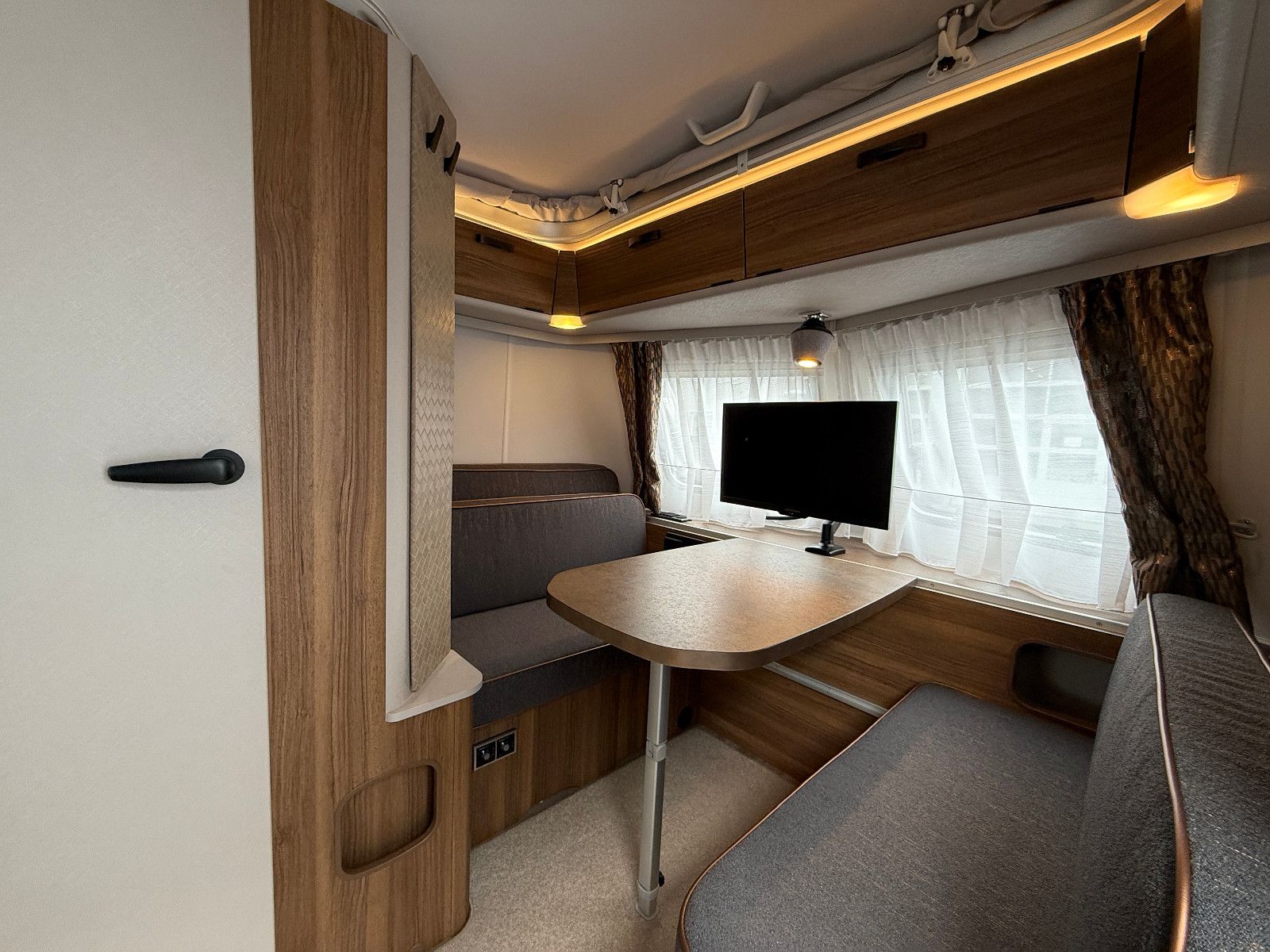 Fahrzeugabbildung HYMER / ERIBA / HYMERCAR Touring 530 - 1.Hand - Vollausstattung!