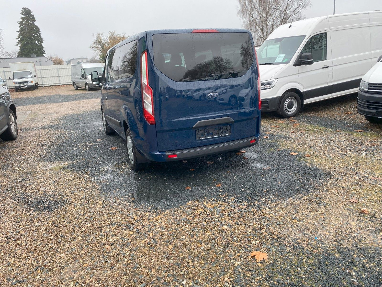 Fahrzeugabbildung Ford Transit/TourneoCustom Kombi 320 L1 Trend,9Sitze