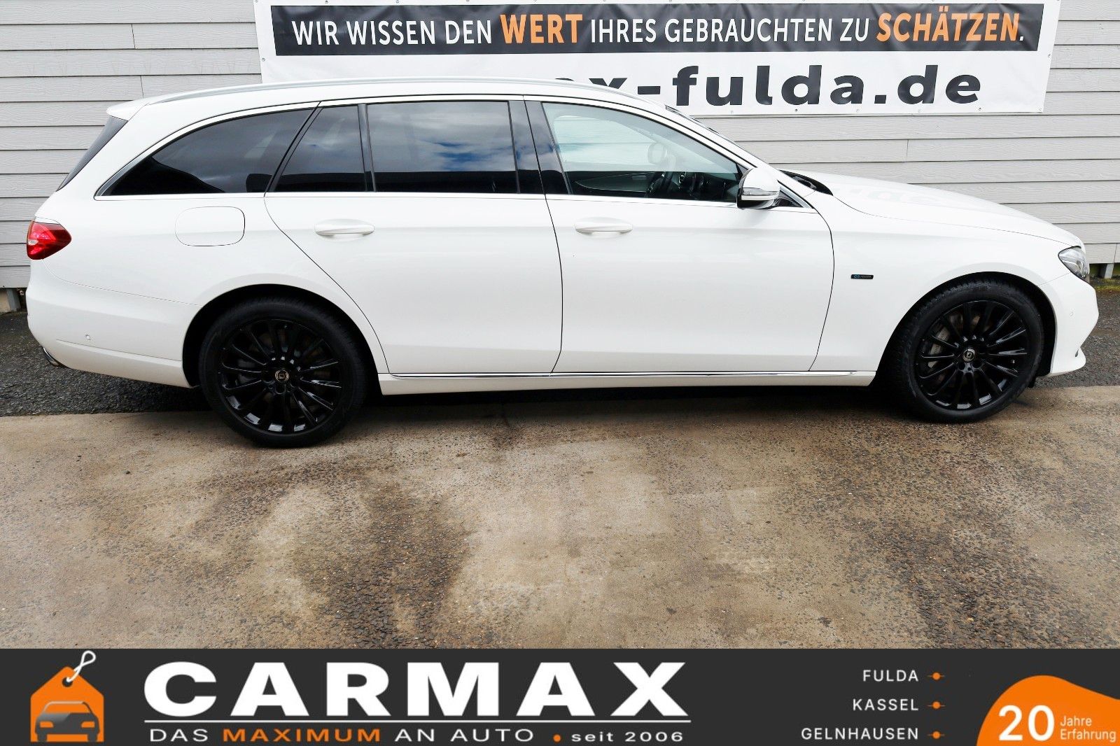 Fahrzeugabbildung Mercedes-Benz E 300de T Avantgarde,Navi,LED,Kamer,SH,AHK,SR+WR