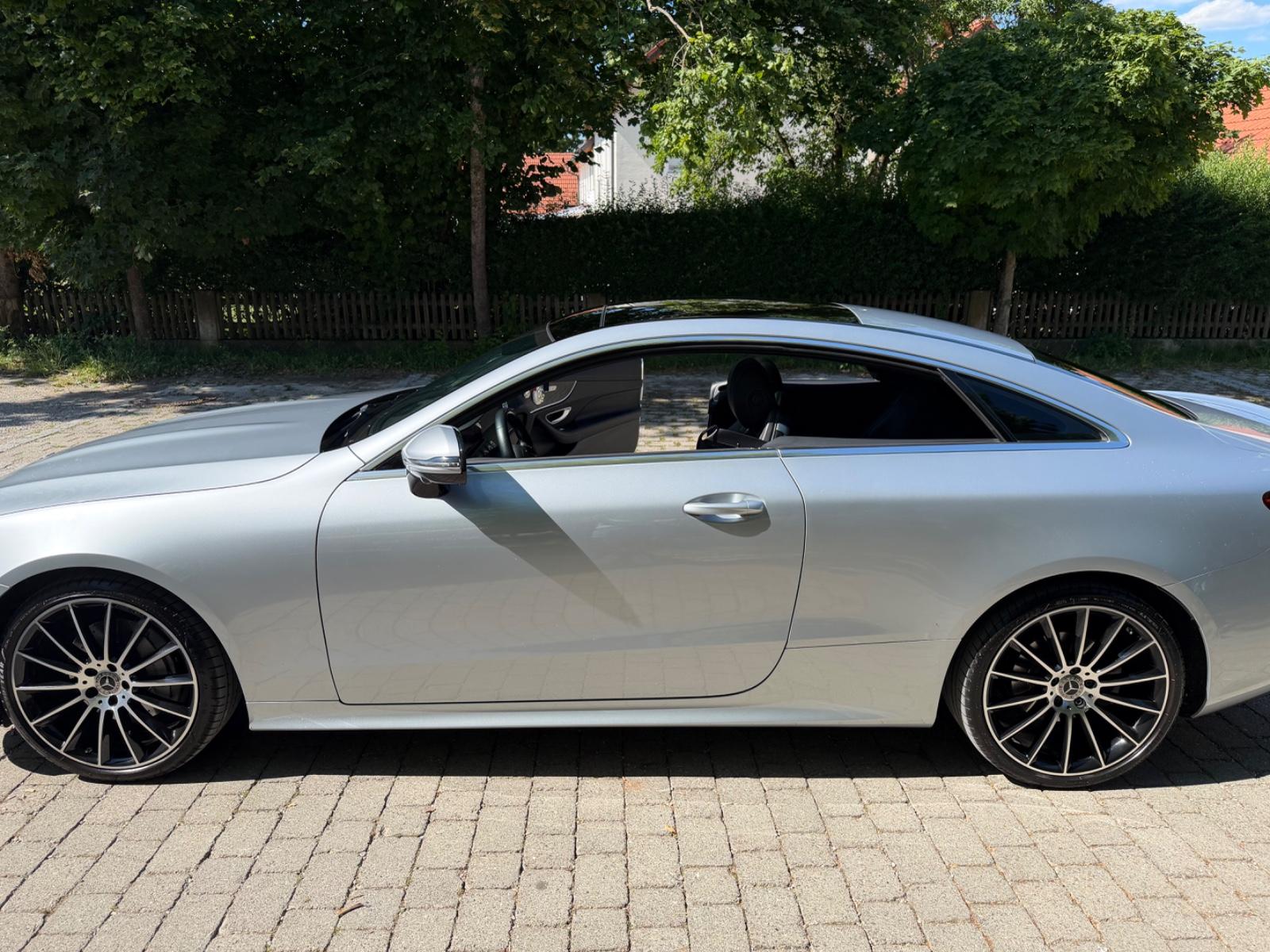 Mercedes-Benz E220,AMG,20Zoll,360grad, Widescreen,Burmester