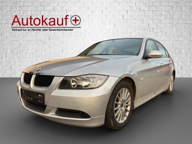 BMW 318i Autom. | Scheckheft | Navi | TÜV 09.2026