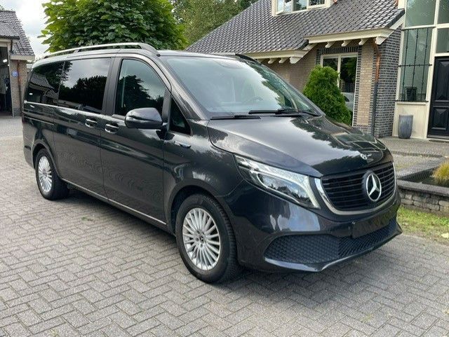 Mercedes-Benz EQV 300 LANG NAVI LED kamera 5 SITZ