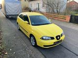 Seat Ibiza 1.4 16V 55 kW Sport Sport - Seat Ibiza: Gelb