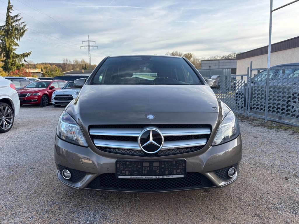 Mercedes-Benz B 180
