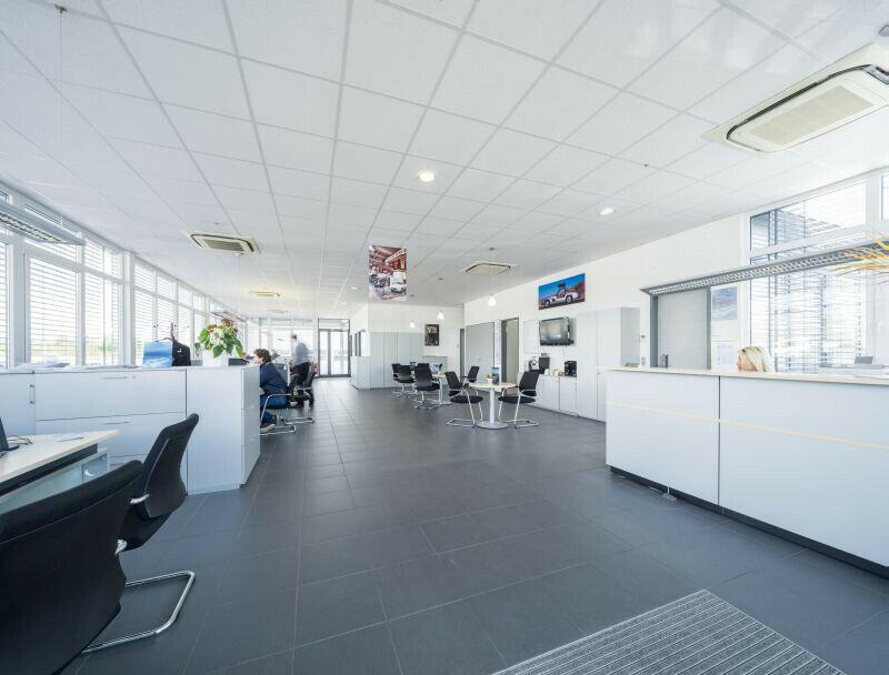 showroom-image-bottom
