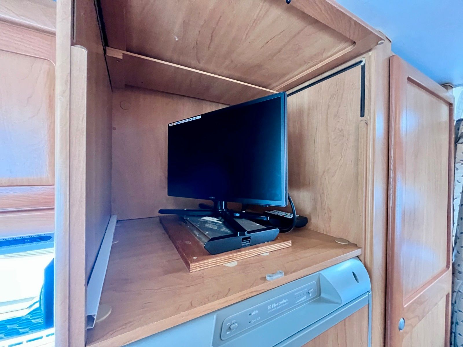 Fahrzeugabbildung HYMER / ERIBA / HYMERCAR B 644 - TV, Sat, Markise, Automatik-