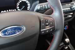 Fahrzeugabbildung Ford Focus 2,0 EcoBlue ST-Line Turnier LED ACC uvm.