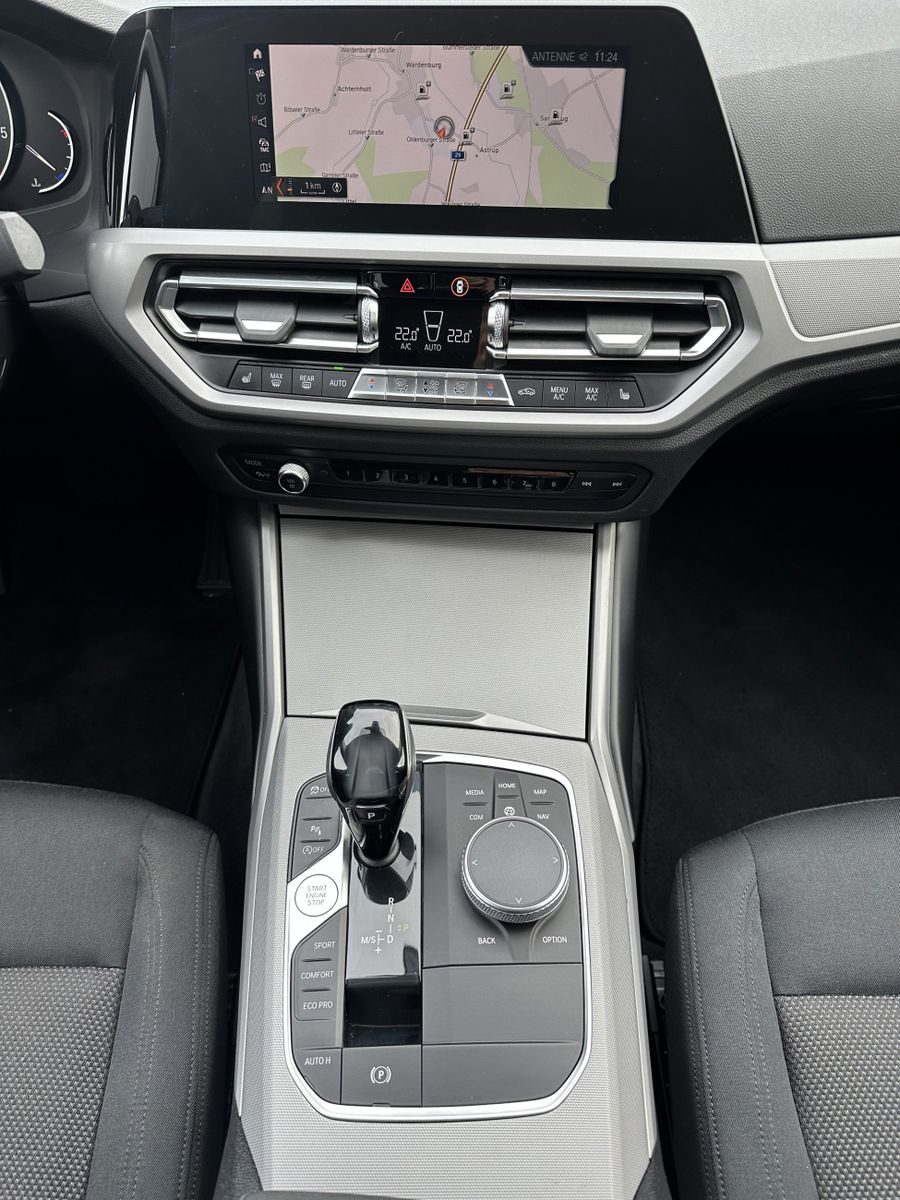 Fahrzeugabbildung BMW 318d Advantage Aut. NAV+LED+SHZ+PDC+TEMPOMAT+2Hd