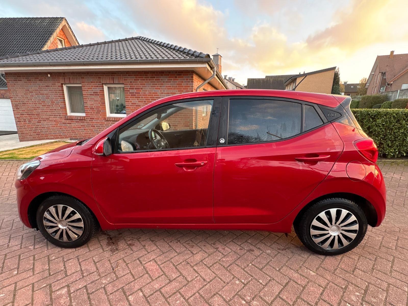 Hyundai i10 *EDITION 30*MFL LEDER*KAMERA*SHZ*NAVI*