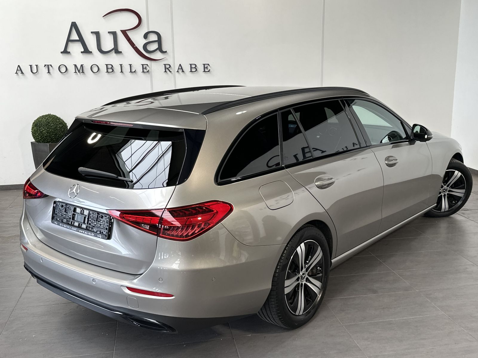 Fahrzeugabbildung Mercedes-Benz C 200d T Avantgarde NIGHT+NAV+LED+AHK+KAM+CARPLA