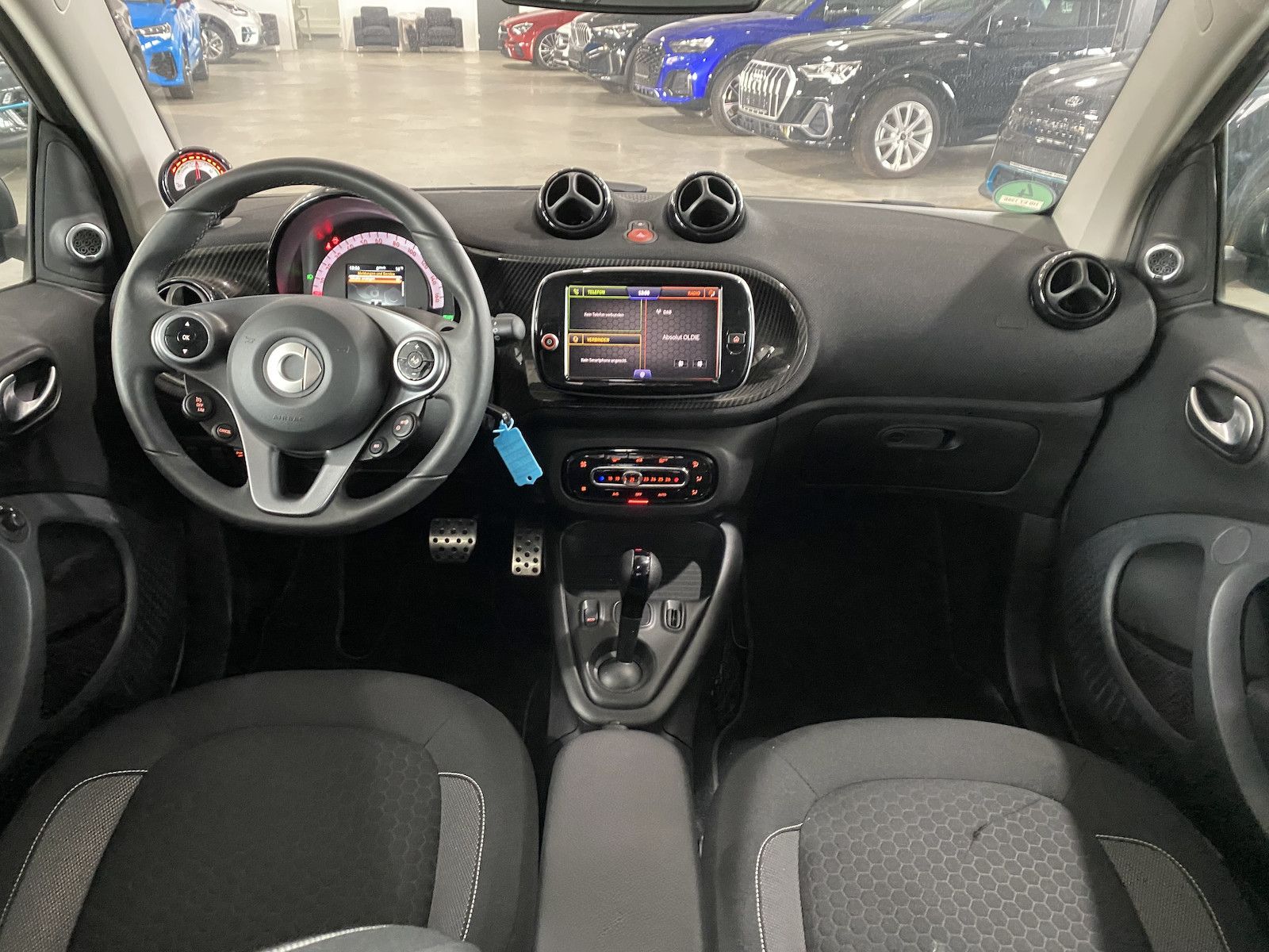 Fahrzeugabbildung Smart ForTwo EQ Pulse-Exclusive 22KW/Pano/MATT/Navi/