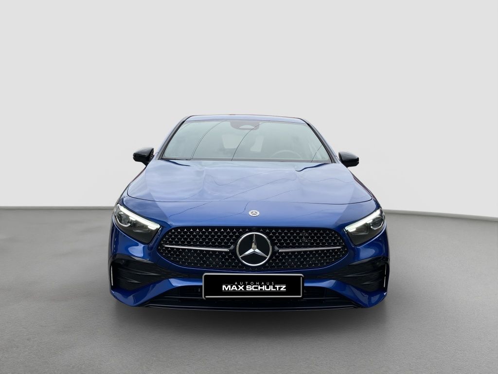 Fahrzeugabbildung Mercedes-Benz A 200 AMG*NIGHT*MULTIB*AHK*DISTR*TOTW*KEYL*KAM