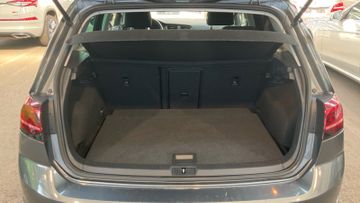 Volkswagen Golf - 6