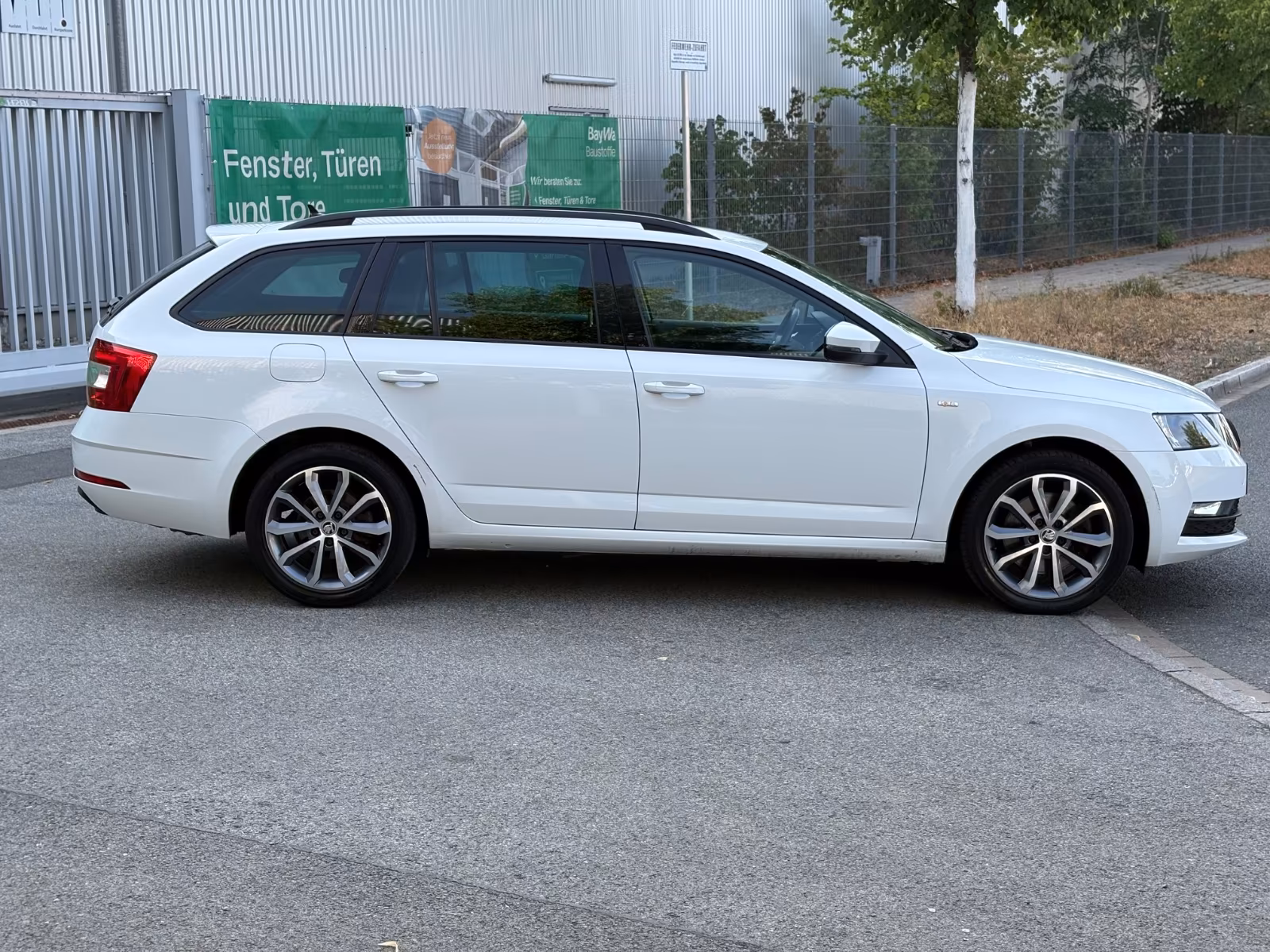 Skoda Octavia Combi Soleil 4x4*PDC*Klimaautomatik*