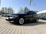BMW 320d Touring xDrive Advantage *LED Navi Leder*