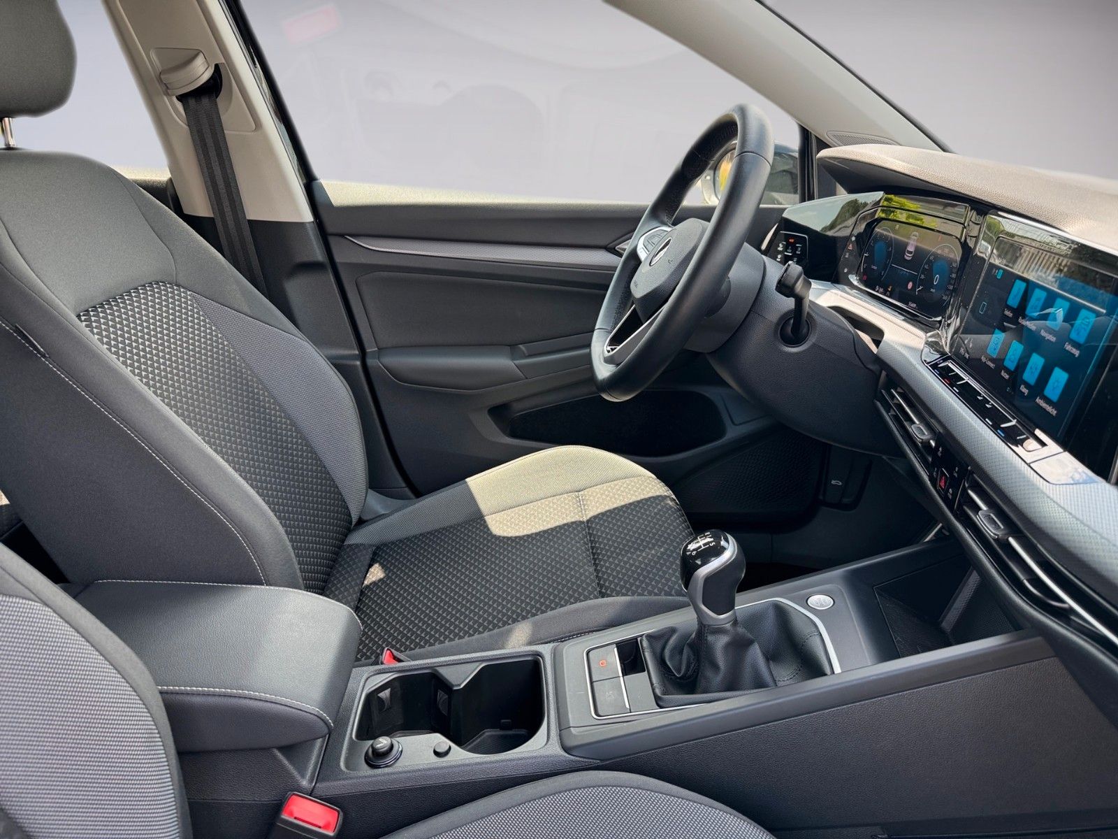 Fahrzeugabbildung Volkswagen Golf VIII Lim. Active 1.5 TSI