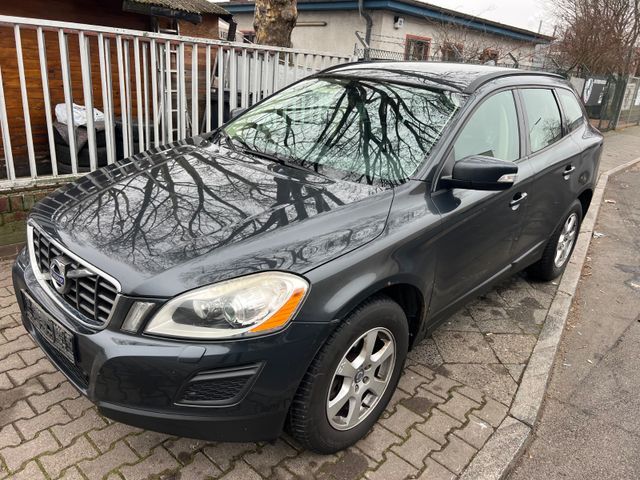 Volvo XC60 D5 AWD Momentum *TÜV 09/2025*