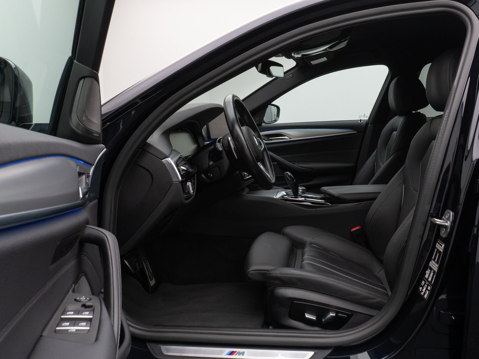 Fahrzeugabbildung BMW 540d  xD M Sport Kamera HUD DAB H/K Alarm 20Zoll