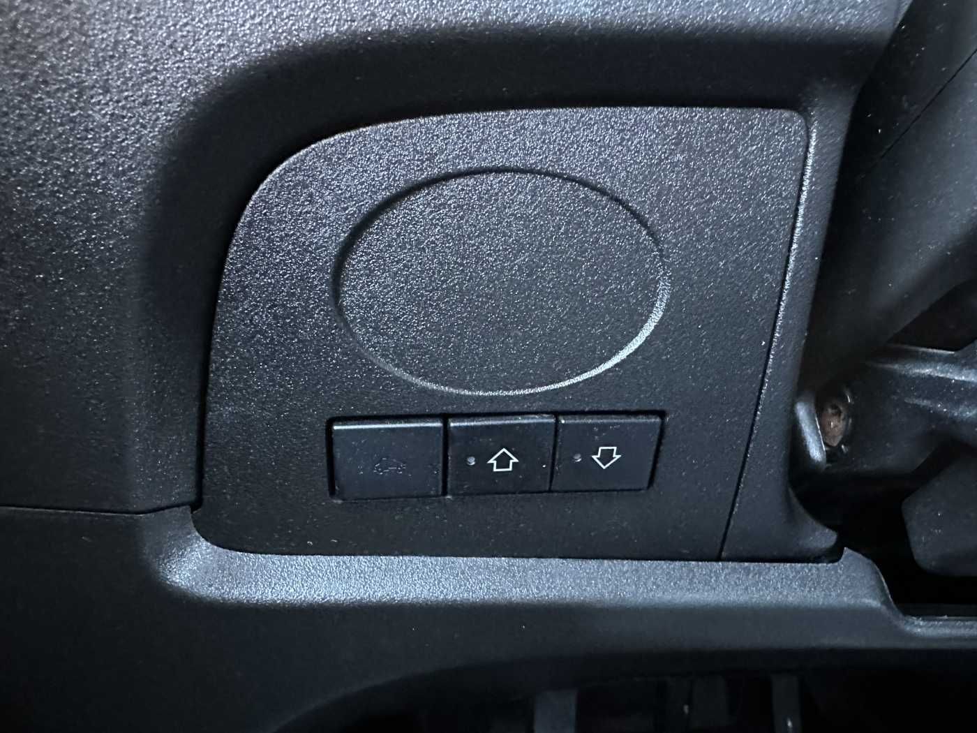 Fahrzeugabbildung Iveco 70C18H Meiller 3-S.Kipper *R.3750mm*7Sitze*AHK*