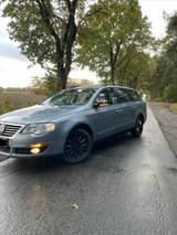 Volkswagen Passat  1.9 TDI Bluemotion - VW Passat Gebrauchtwagen in Oldenburg