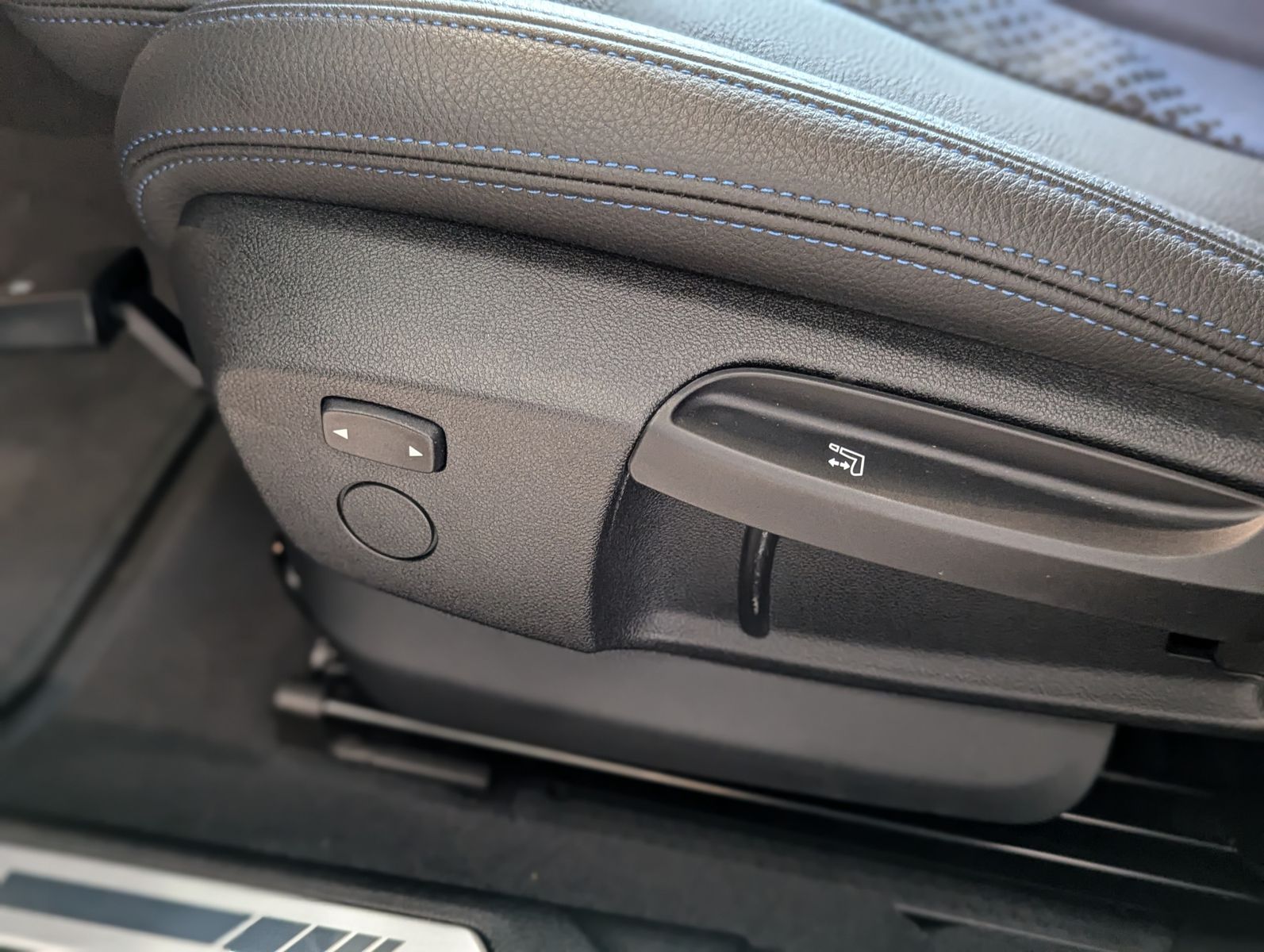 BMW 218 Gran Tourer i M-Sport Pano LED-adaptiv Cam - Image 22