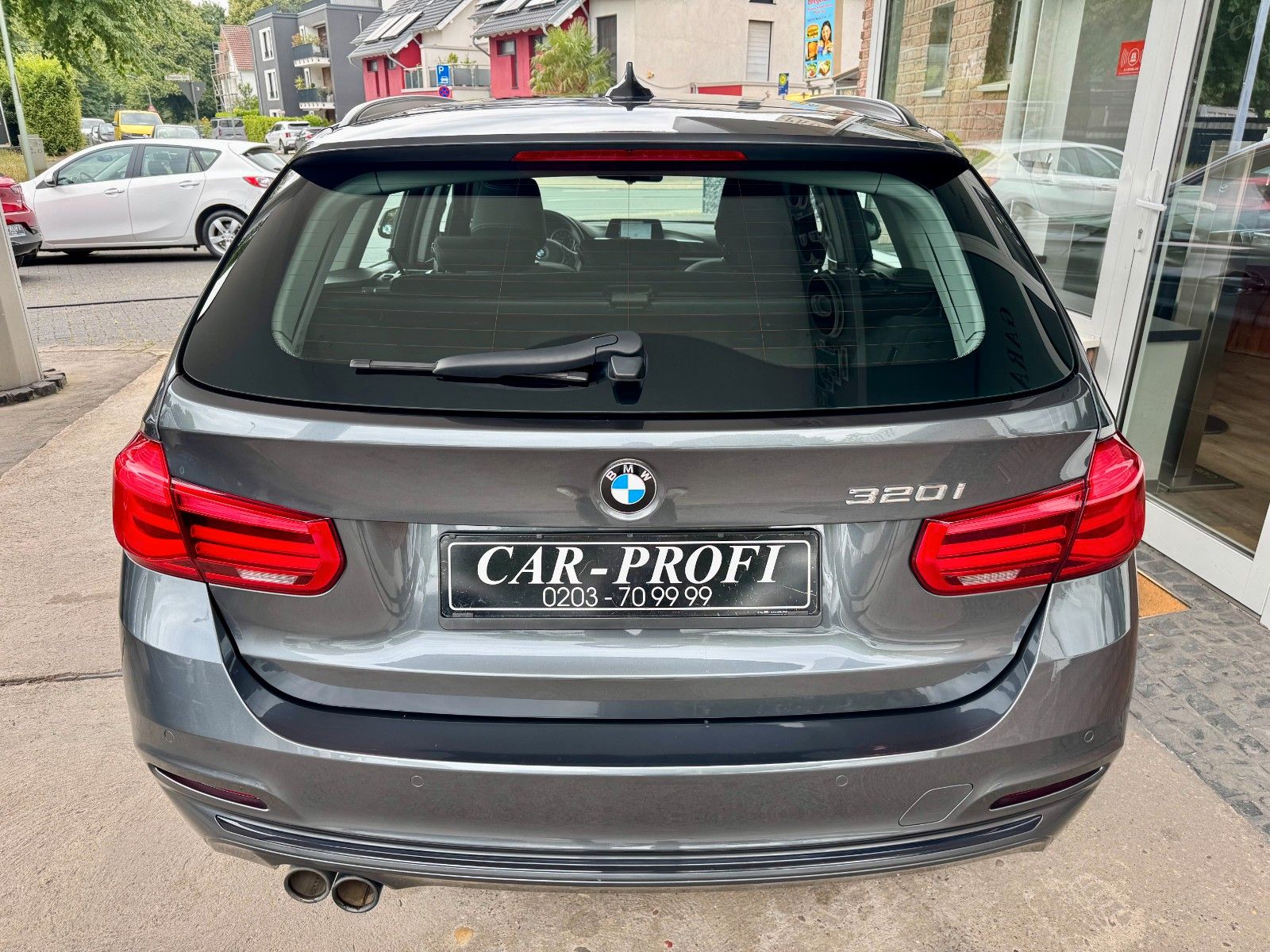 Fahrzeugabbildung BMW 320 i Touring Sport Line Autom. Navi/LED/53 Tkm