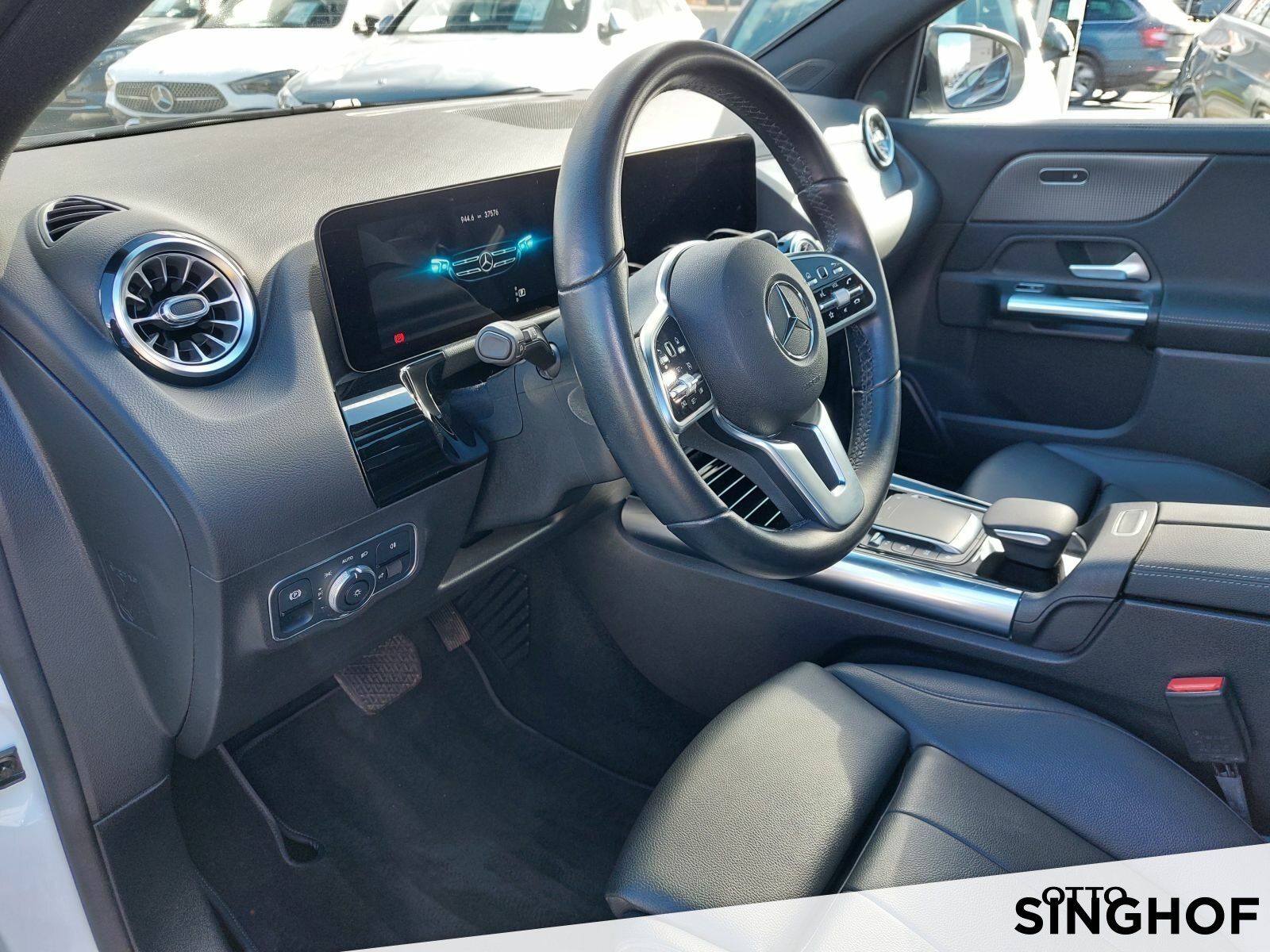 Fahrzeugabbildung Mercedes-Benz GLA 200 Progressive +AHK+Pano+Night+LED+Rü Kam+