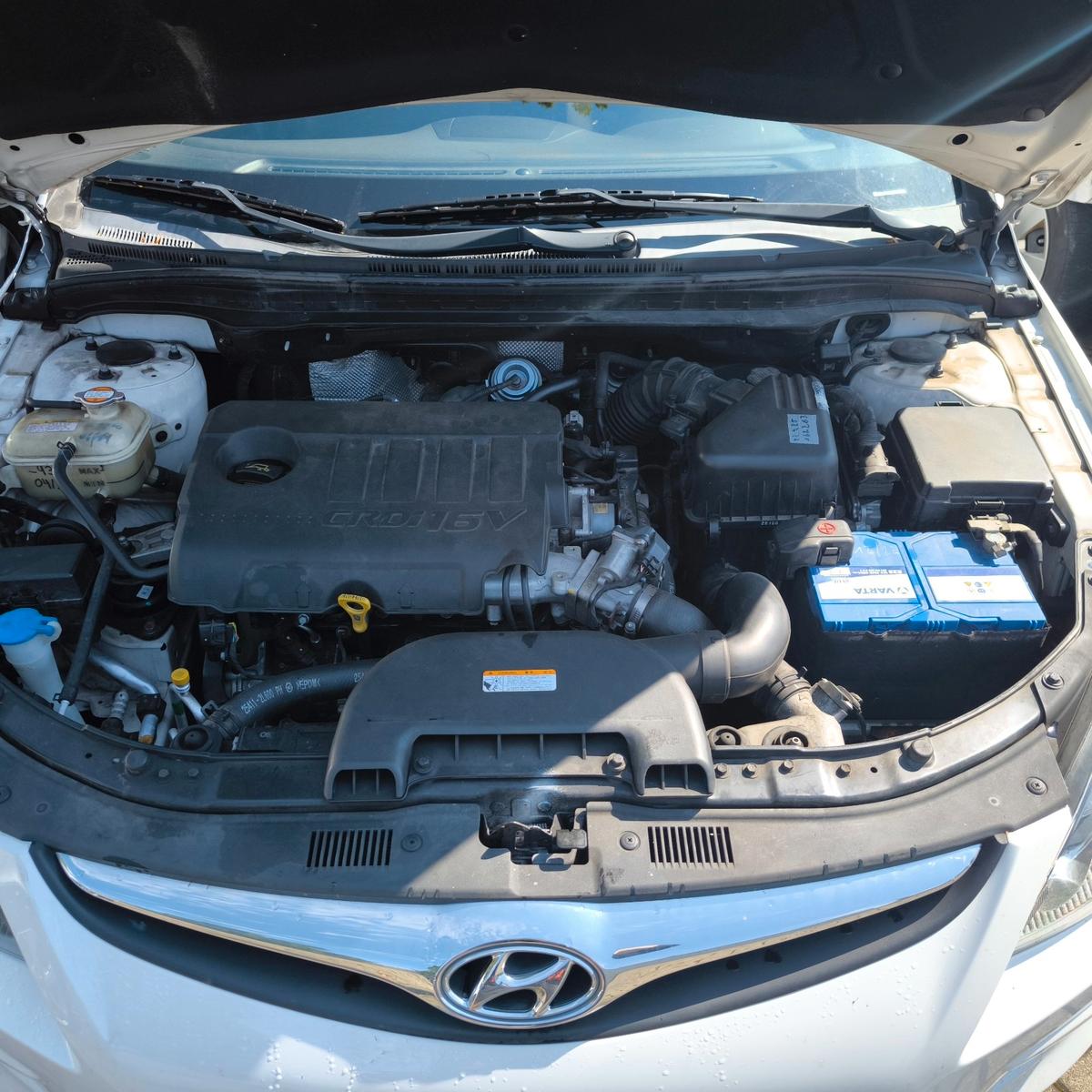 Hyundai i30 2012 — photo 11