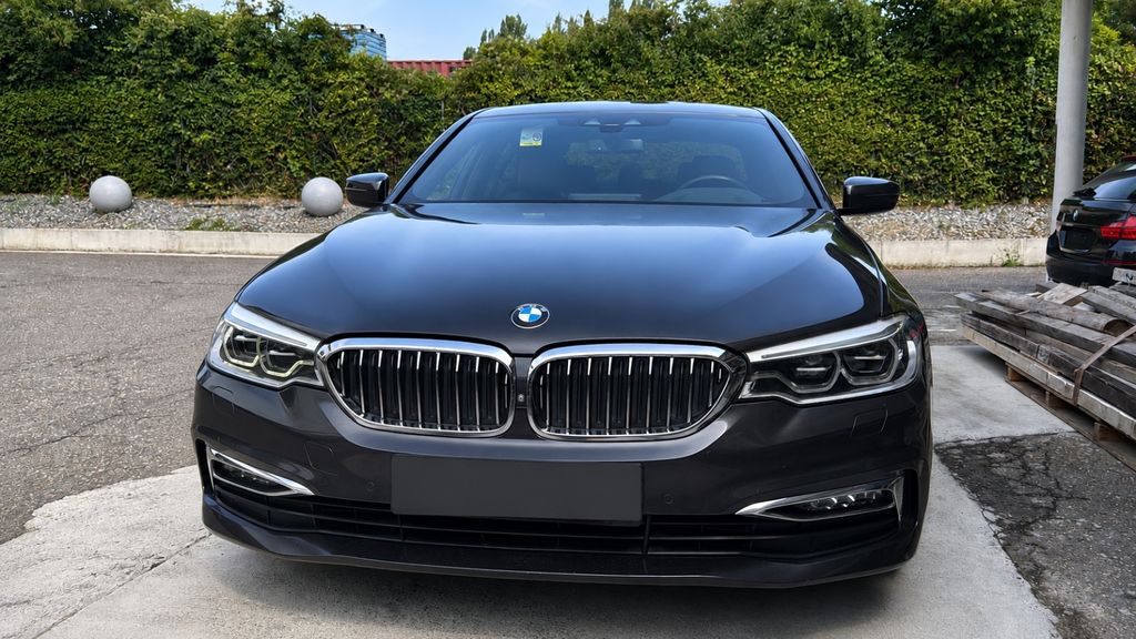 Image of BMW 530