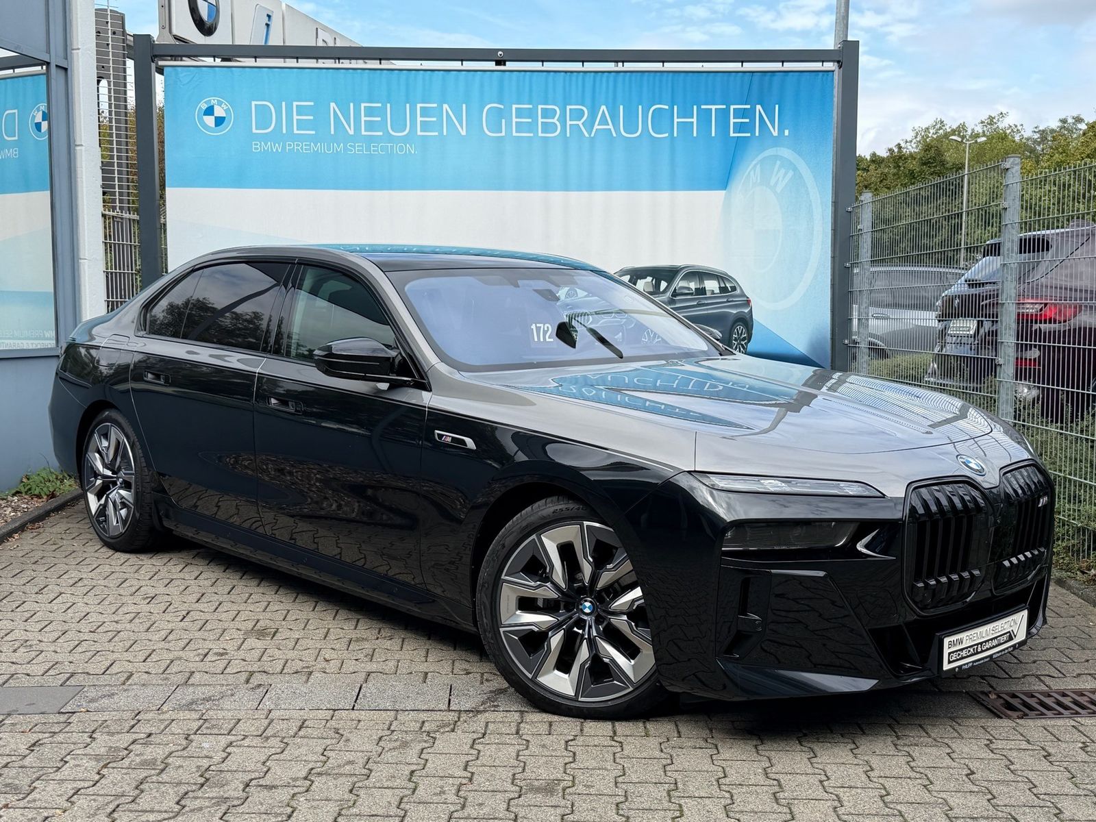 BMW i7 M70 xDrive M Sport Two-Tone B&W TV Lounge foto 4