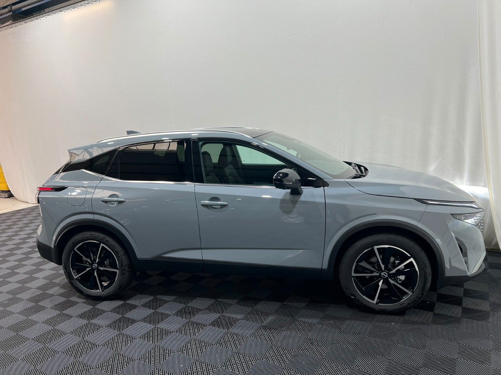 Fahrzeugabbildung Nissan Qashqai 1.3 DIG-T MHEV -X-tronic Tekna 4WD