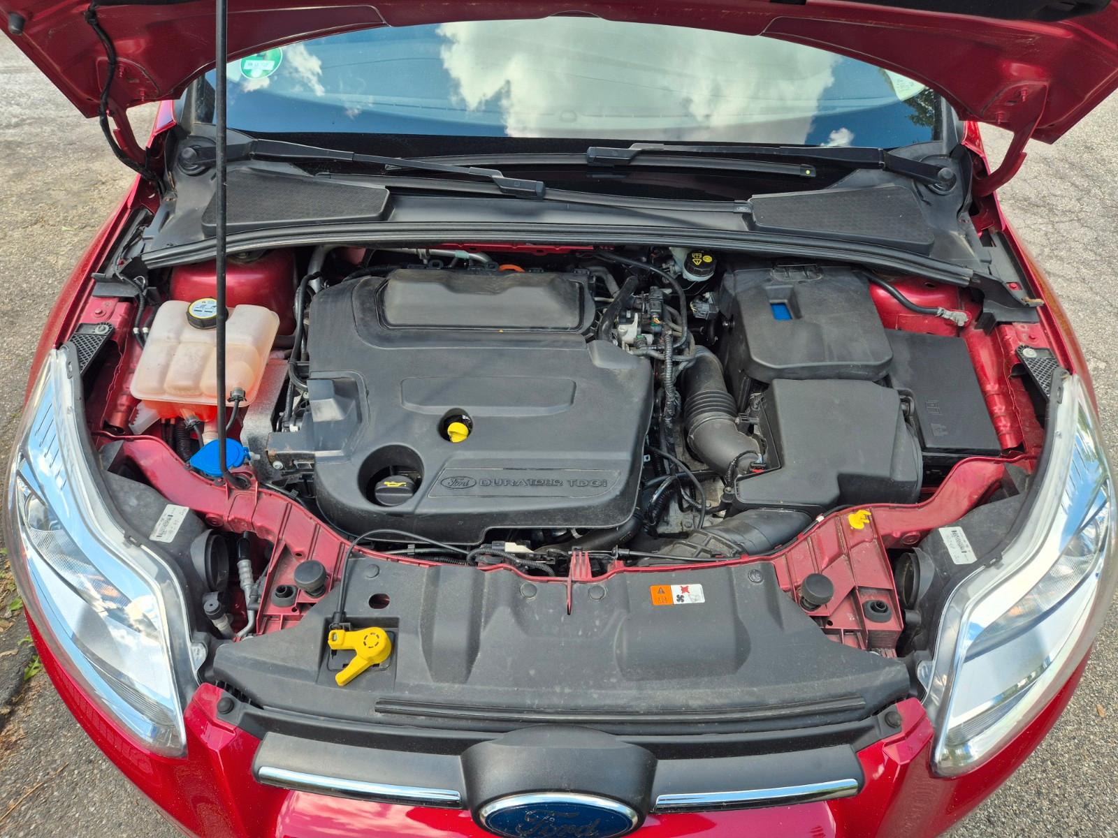 Ford Focus 2011 — photo 10