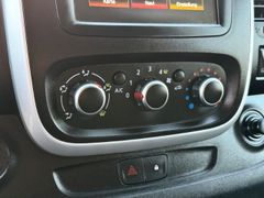 Fahrzeugabbildung Trafic Combi L2H1 3,0t Life 1.Hand/9xSitze