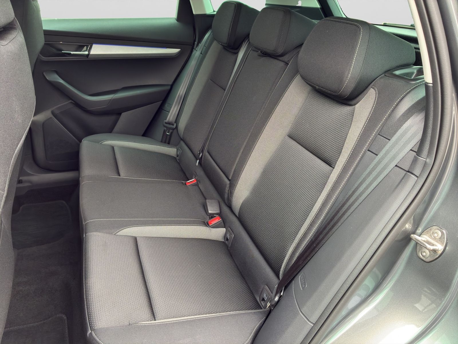 Karoq 1.5 TSI Ambition *STDHZG*LED*NAVI*KESSY*