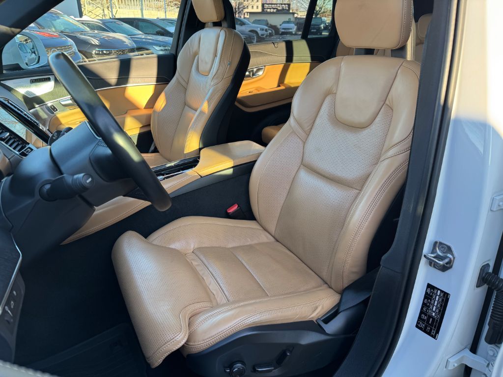 Fahrzeugabbildung Volvo XC90 Rech. T8 AWD Inscription+Luft+22Zoll+Akusti