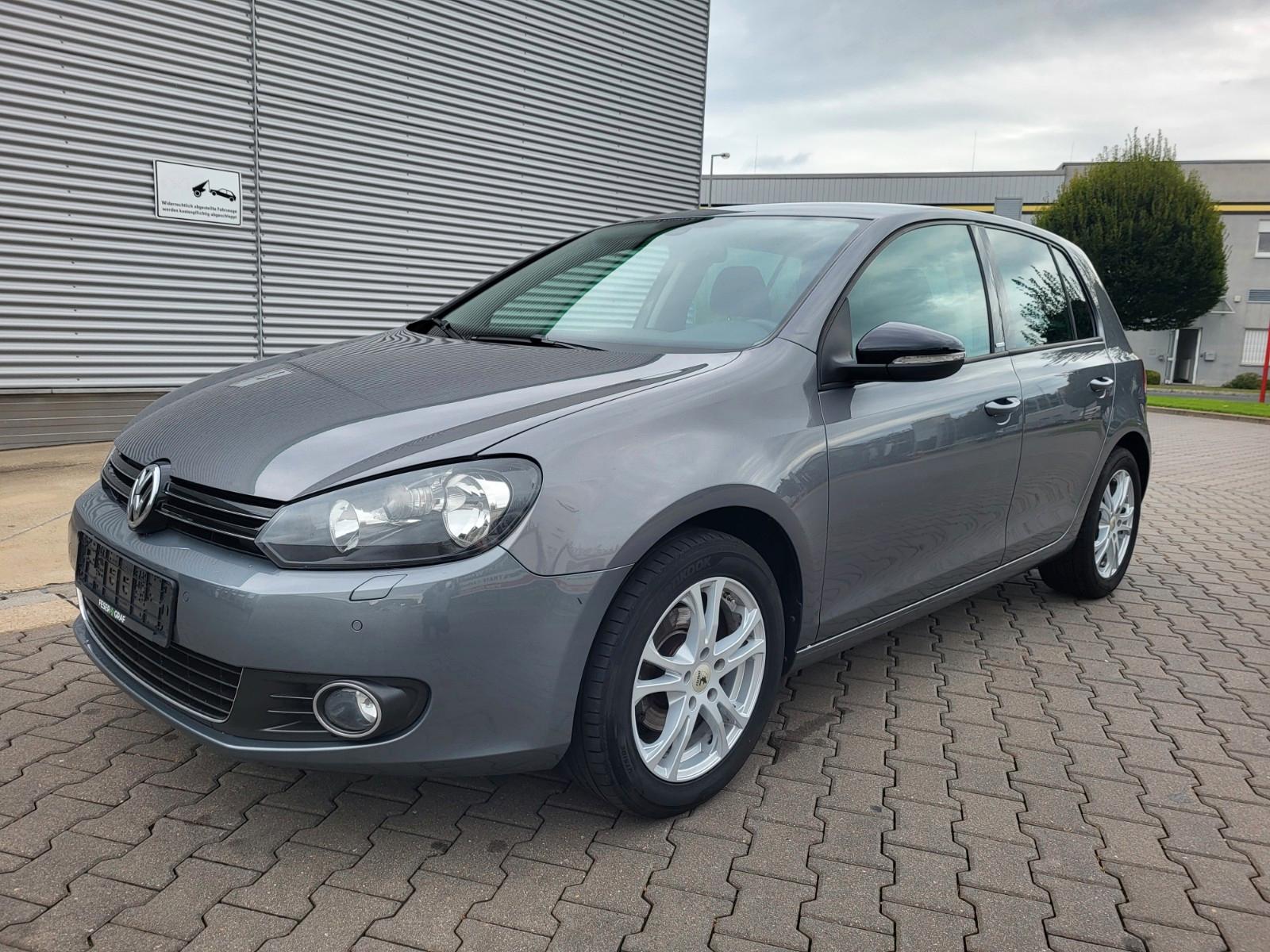 Volkswagen Golf. 1.2.TSI. Style. PDC.