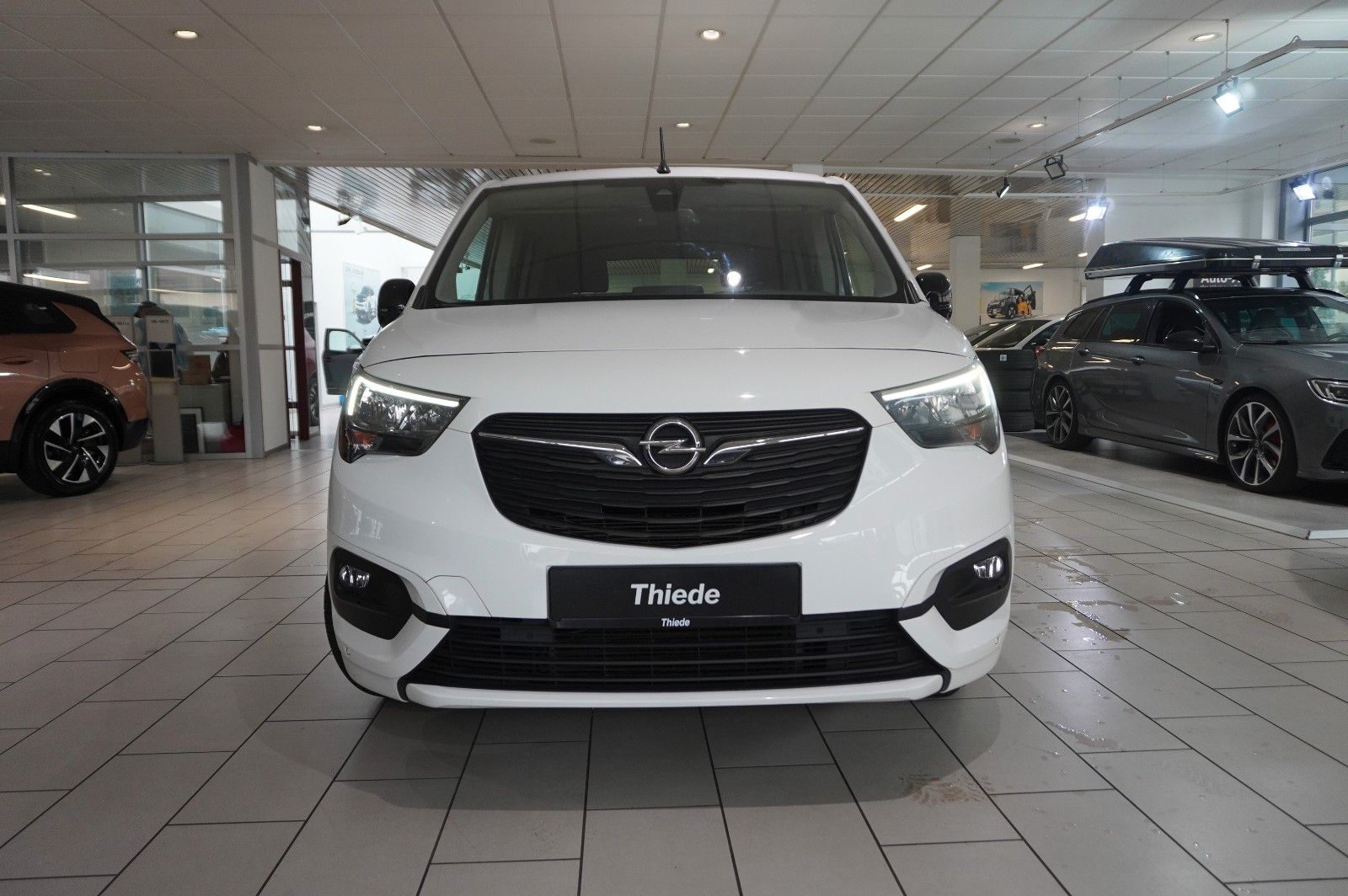 Fahrzeugabbildung Opel Combo-e LIFE ELEGANCE 11KW NAVI/KAMERA/VIRT./DAB