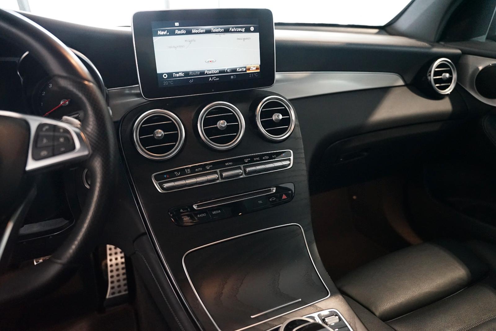 Mercedes-Benz GLC 300 4Matic | AMG | Comand | Pano | AHK