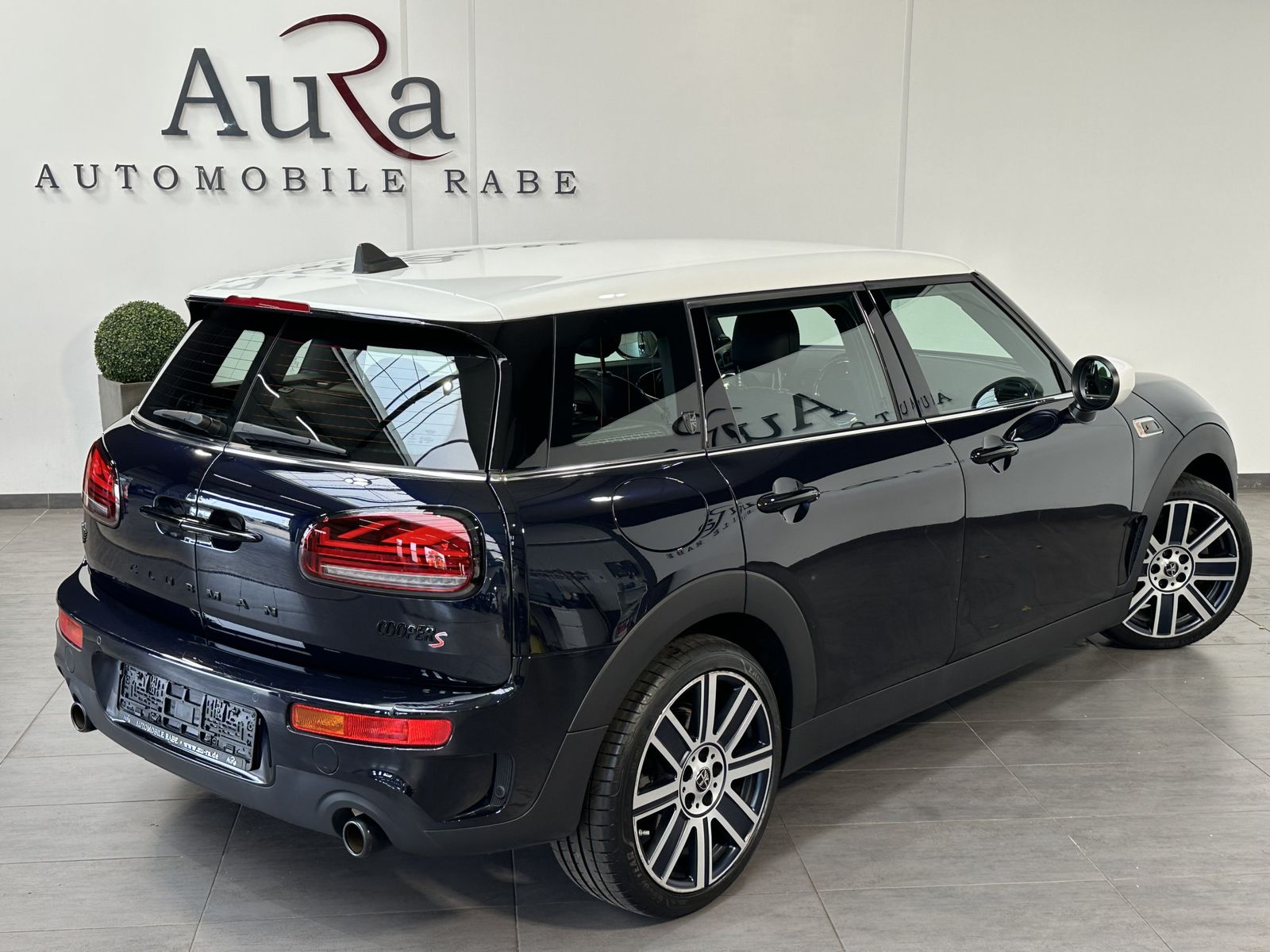 Fahrzeugabbildung MINI Cooper S Clubman Aut. NAV+LED+AHK+H&K+KAMERA+PP