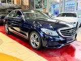 Mercedes-Benz C 400 4Matic|EXCLUSV.|DESIGNO|HUD|PANO|AIRMATIC| - mit Benzin-Antrieb: Blau, Vollleder, Luftfederung, Limousine