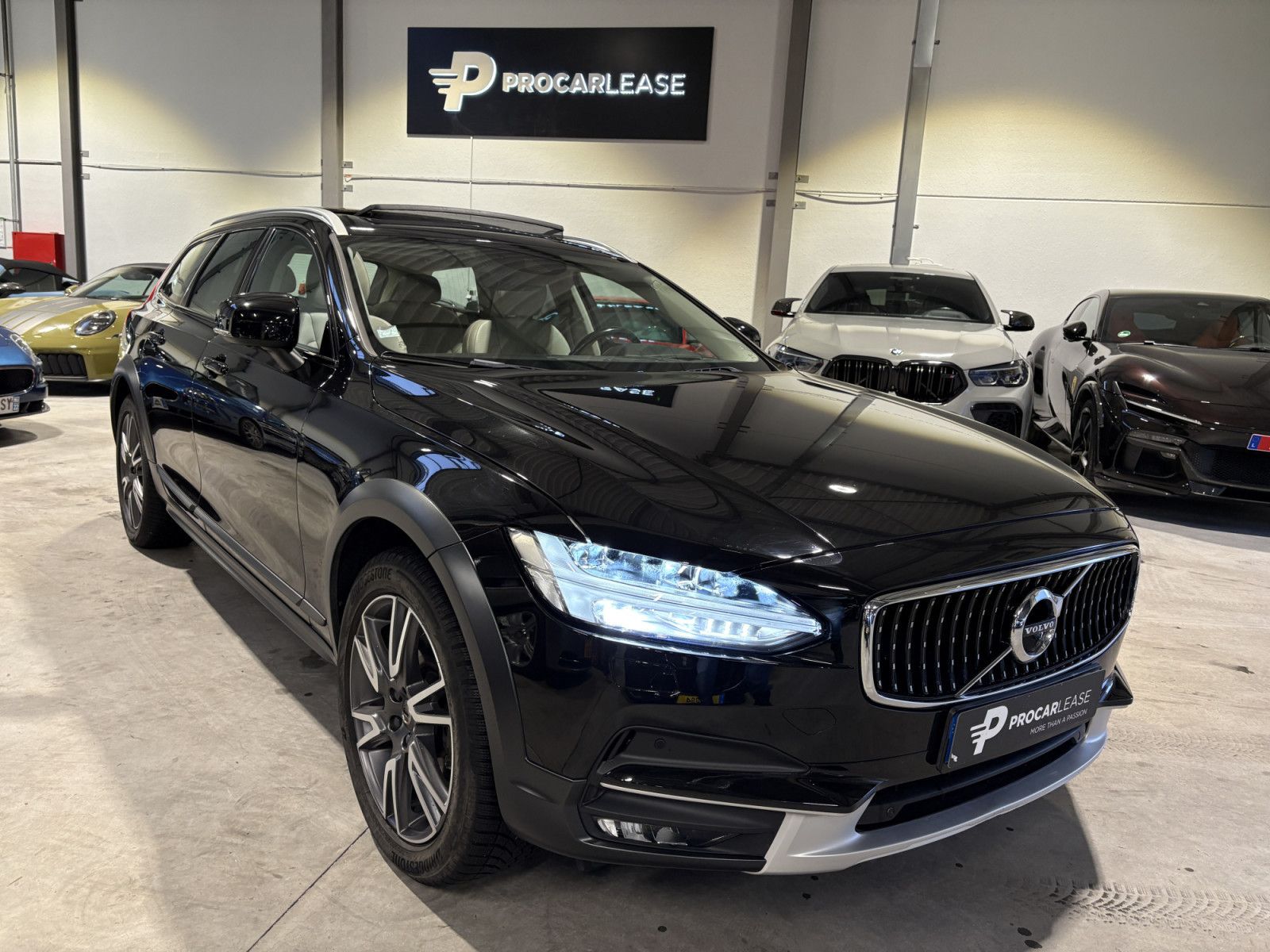 Volvo V90 Cross Country Pro AWD/PANO/19/360/HUP.D/MALU imagem 2