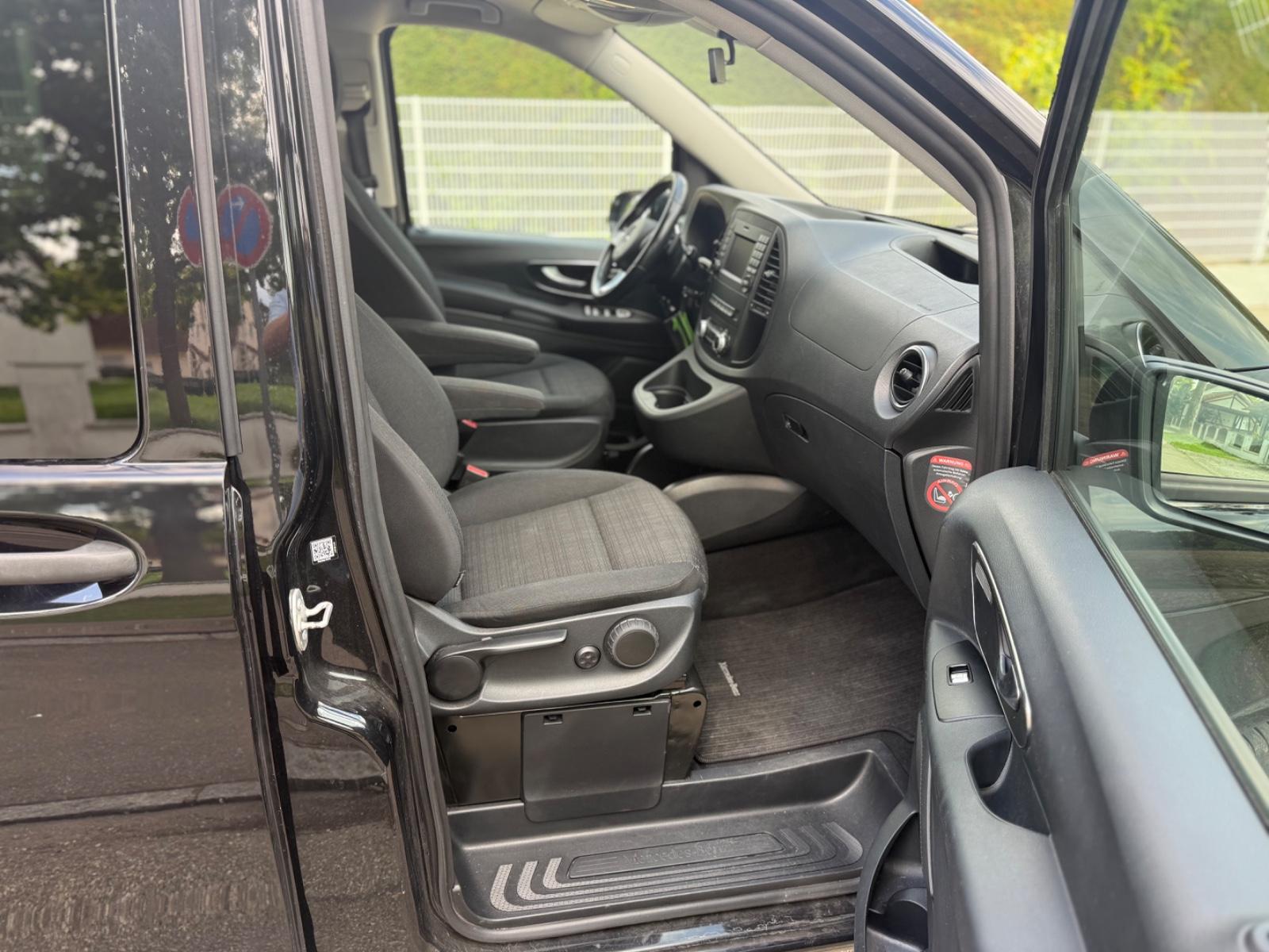 Mercedes-Benz Vito Tourer 4MATIC Lang,8-Sitze,Navi,Aut.,SHZ,AH