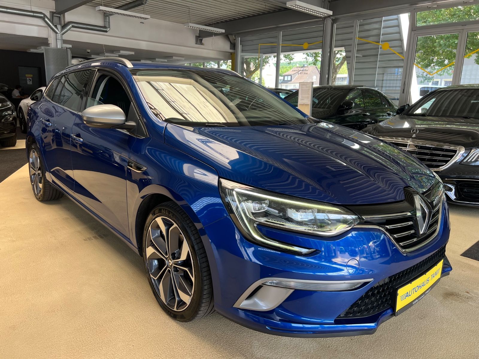 Fahrzeugabbildung Renault Megane IV Grandtour GT-Line *SCHALENSITZE*