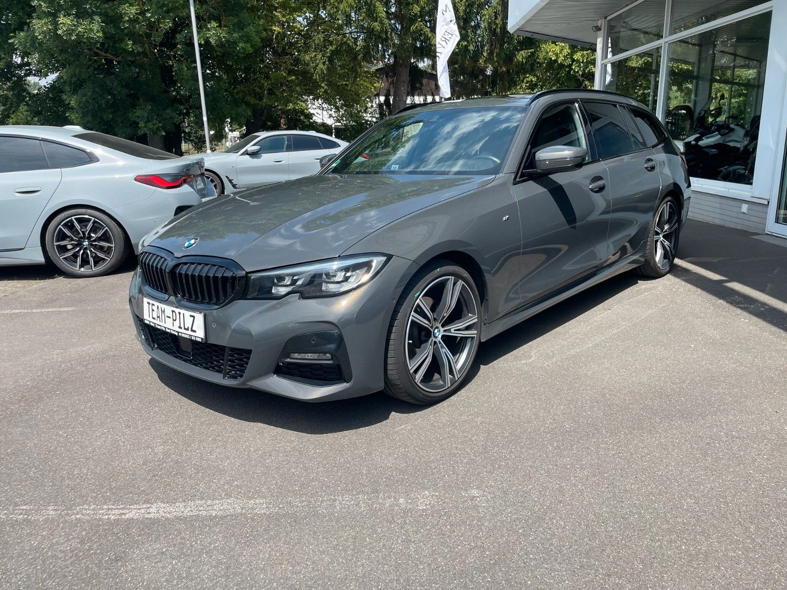 BMW 320d M-Sport Pro LED Navi RFK Pano "19" - TOP