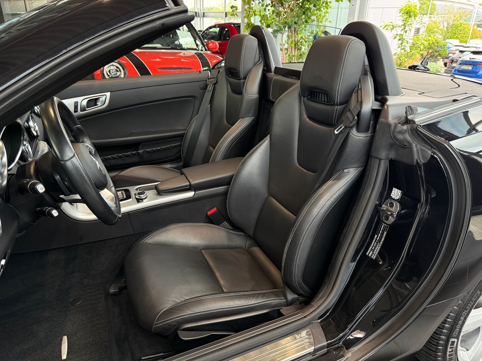 Fahrzeugabbildung Mercedes-Benz SLC 200 AIRSCARF LED NAVI