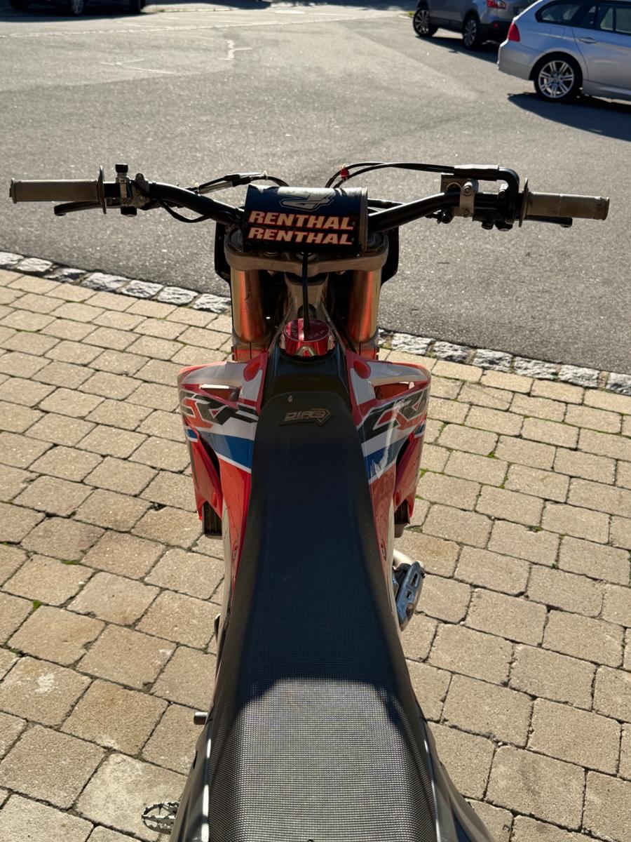 Honda  2006 — вигляд ззаду