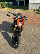 KTM Duke 690 - KTM VON 501 BIS 750 CCM